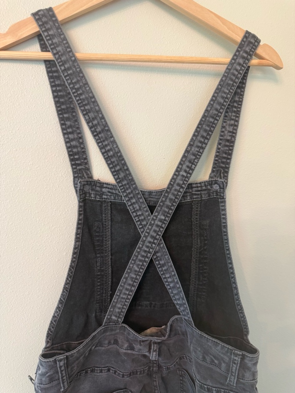 Free People Grey Overalls Skinny Leg Cropped Rolled Hem 28 Casual Festival - Picture 9 of 11
